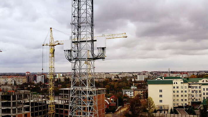산업 백그라운드 통신 지붕 미래 안테나 사람없음 건물 스마트폰 글로벌 탑 디지털 고층빌딩 힘 장비 인공위성 과학기술 도시 악단 네트워크 역 무선전화기 수화기 서비스 라디오 신호 와이파이 전자 방송 전염 시스템 세대 방사선 송신기 셀룰러 4K MOV 해외동영상 클립영상 건축물 음악 컨셉 교통시설 기술 빌딩 전자제품 핸드폰 스마트기기 질병 전화기 무선인터넷 감염 동영상 파일형식