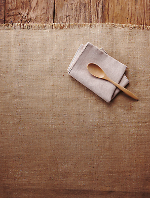 포토 JPG 사람없음 하이앵글 식탁보 천 나무숟가락 린넨 나무배경 국내포토 뷰포인트 백그라운드 숟가락 직물 파일형식