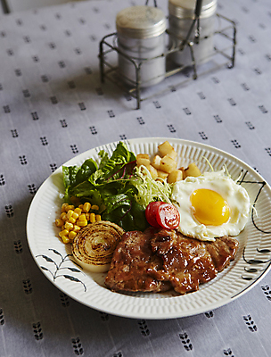 포토 JPG 방울토마토 양파 사람없음 샐러드 계란프라이 구이 양념구이 목심 국내포토 음식 토마토 채소 육류 계란요리 파일형식