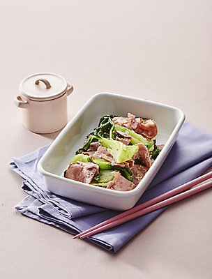 포토 JPG 사람없음 청경채 무침 오리고기 훈제 참깨 훈제오리 분홍색배경 국내포토 음식 분홍색 백그라운드 채소 오리 육류 깨 파일형식