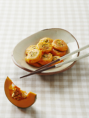 포토 JPG 젓가락 사람없음 전 부침개 단호박 청양고추 호박전 단호박전 국내포토 한식 음식 고추 호박 수저 파일형식