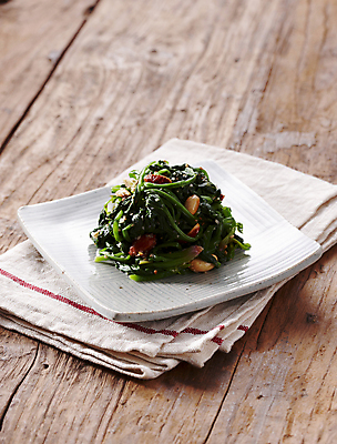 포토 JPG 반찬 사람없음 땅콩 시금치 시금치무침 나무배경 국내포토 음식 백그라운드 채소 견과류 무침 파일형식