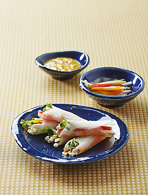 포토 JPG 실내 사람없음 소스 노란배경 무쌈 월남쌈 쌈무 국내포토 음식 백그라운드 내부 노란색 양념 베트남음식 파일형식