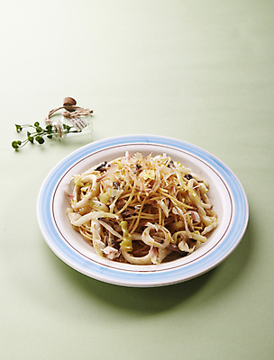 포토 JPG 실내 사람없음 야키소바 일본음식 초록배경 오징어야끼소바 국내포토 음식 백그라운드 내부 초록색 파일형식