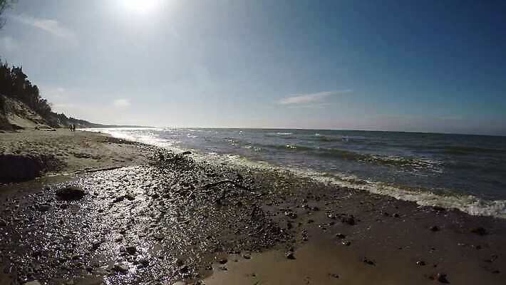모래 자연 휴가 사람없음 여름 빛 태양 소리 행운 서핑 고독 신비 지역 폴란드 내추럴 추적 발트해 패닝샷 4K MP4 해외동영상 클립영상 자연요소 계절 감정 유럽 바다 컨셉 모션 촬영기법 북유럽 수상스포츠 생태계 동영상 파일형식