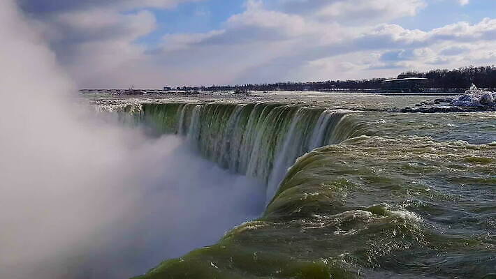 공원 호수 여행 무지개 캐나다 겨울 자연 하늘 휴가 사람없음 야외 초록색 물 강 여행객 얼음 미국 힘 폭포 젖음 흐름 추위 흰색 개울 호기심 분무기 나이아가라 내추럴 랜드마크 편자 MOV 해외동영상 클립영상 자연요소 계절 공공시설 감정 컬러 컨셉 북아메리카 사람 생태계 동영상 말발굽 파일형식