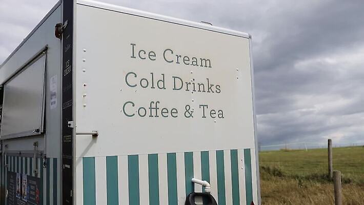 모자 유럽 커피 선 바다 섬 백그라운드 자연 하늘 휴가 아이스크림 영국 잉글랜드 파노라마 사람 풍경 사람없음 야외 초록색 물 도시풍경 역사 차 언덕 장면 짐차 포트 트레일러 동영상 랜드마크 수평선 MOV 해외동영상 클립영상 자연요소 잡화 나라 음료 컬러 자동차 디저트 촬영기법 도시 생태계 파일형식