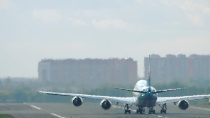 실루엣 여행 날개 교통시설 하늘 휴가 비행기 사람없음 파란색 태양 일몰 안개 화물 떨어짐 공항 화물선 항공 출발 상업 제트기 승객 이륙 엔진 대패 항공사 4K MOV 해외동영상 슬로모션 클립영상 자연요소 산업 컬러 교통 컨셉 배_교통 항공교통 날씨 대중교통 촬영기법 노을 운송업 시설 동영상 파일형식