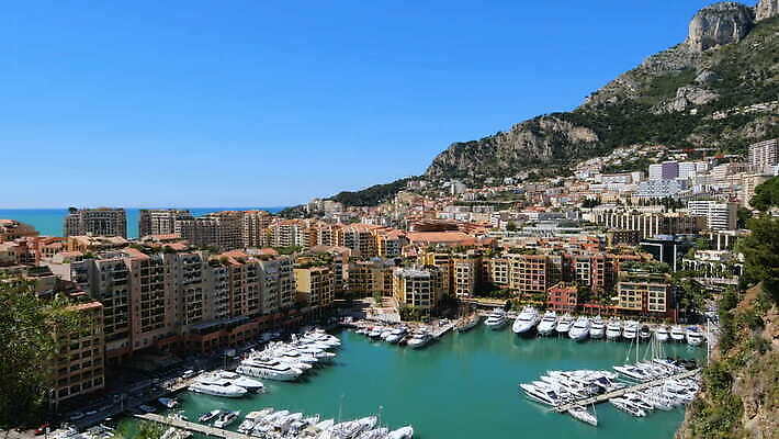 바다 여행 건축양식 하늘 풍경 사람없음 야외 물 관광지 도시풍경 항구 프랑스 보트 정박 지역 모터보트 명승지 모나코 선박 4K 락다운 MOV 해외동영상 클립영상 자연요소 건축 유럽 수상교통 배_교통 교통시설 도시 동영상 파일형식