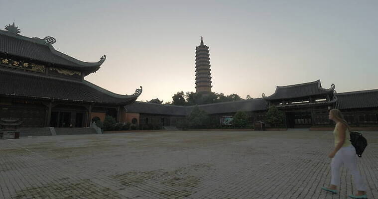 백인 아시아 종교 문화 여행 불교 건축양식 사람 성인 사람없음 건물 여행객 카메라 탑 사찰 역사 재산 시력 베트남 슛 방문 랜드마크 복잡 4K MOV 해외동영상 클립영상 서양인 건축물 건축 나라 컨셉 종교건축 금융 전자제품 동남아시아 동영상 파일형식