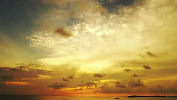 주간 백그라운드 하늘 해변 사람없음 4K MP4 해외동영상 클립영상 자연요소 바다 동영상 파일형식