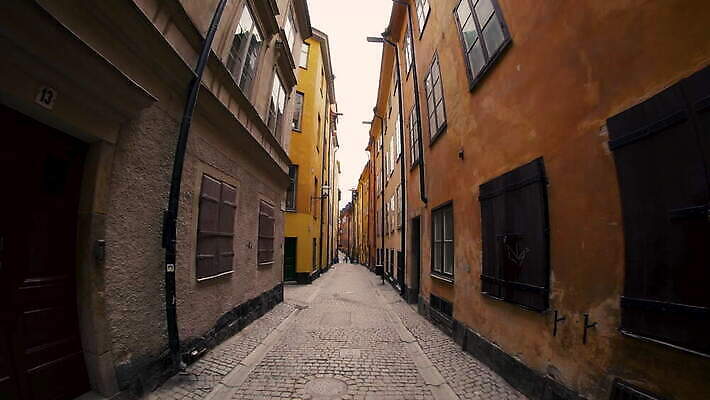 전등 거리 스웨덴 사람없음 쇼핑 뷰티 조약돌 클래식 도심 좁은 구시가지 스칸디나비아 스톡홀름 옛날 올드타운 4K MOV 해외동영상 클립영상 컨셉 조명 북유럽 돌_바위 도시 동영상 파일형식