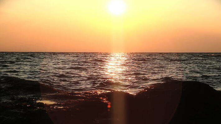 실루엣 파도 바다 여행 백그라운드 오렌지 자연 하늘 휴가 휴식 사람없음 빨간색 물 빛 모래사장 햇빛 태양 노란색 일출 맑음 황혼 일몰 새벽 낭만 광선 서핑 황금 하와이 공상 스카이라인 내추럴 파라다이스 하와이인 수평선 MOV 해외동영상 클립영상 자연요소 외국인 컬러 컨셉 과일 날씨 촬영기법 노을 미국 수상스포츠 생태계 동영상 파일형식