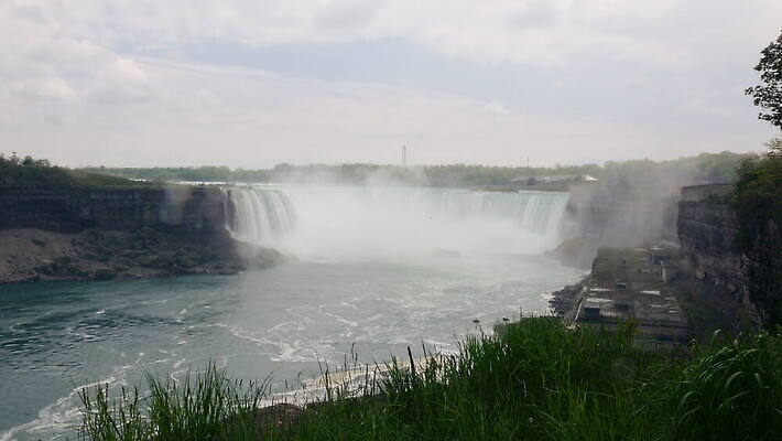 식물 캐나다 북아메리카 파노라마 사람없음 가로 물 뷰티 미국 힘 봄 거품 폭포 젖음 안개 보트 수증기 암초 랜드마크 4K MOV 해외동영상 클립영상 자연요소 계절 배_교통 자연 날씨 촬영기법 아메리카 동영상 파일형식
