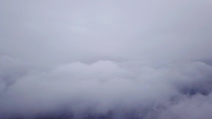 나무 구름 여행 백그라운드 비즈니스 건축양식 자연 하늘 바람 날씨 실내 안테나 파노라마 풍경 사람없음 야외 건물 파란색 도시풍경 태양 뷰티 반사 맑음 고층빌딩 안개 흰색 도시 도심 정상 장면 폭풍 층 스카이라인 항공촬영 드론 카자흐스탄 4K 알마티 MP4 해외동영상 클립영상 자연요소 식물 건축물 건축 아시아 뷰포인트 컬러 통신 촬영기법 빌딩 내부 생태계 동영상 파일형식