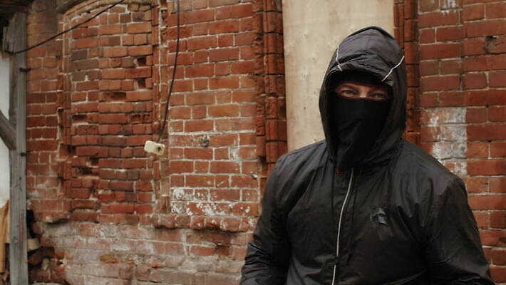 응시 남자 무기 벽돌 스트레스 한명 사람 성인 야외 장비 야구 덮개 분노 알코올 잡기 폭력 기다림 위험 공격 사건 싸움 박쥐 문제 알코올중독 깡패 단절 4K MOV 해외동영상 클립영상 1 시선 감정 컨셉 포유류 모션 구기 뚜껑 사회이슈 동영상 중독 파일형식