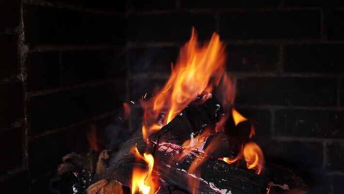 백그라운드 포크 오렌지 불꽃 벽돌 사람없음 목재 빨간색 빛 노란색 금속 검은색 에너지 뜨거움 그릴 야간 장작 모닥불 철 준비 벽난로 포커 연료 온도 숯 연소 광 석탄 수목 여신 재 화상 MP4 해외동영상 클립영상 자연요소 나무 식기 컬러 과일 재료 재질 주방용품 불 게임 트럼프 상처 동영상 파일형식