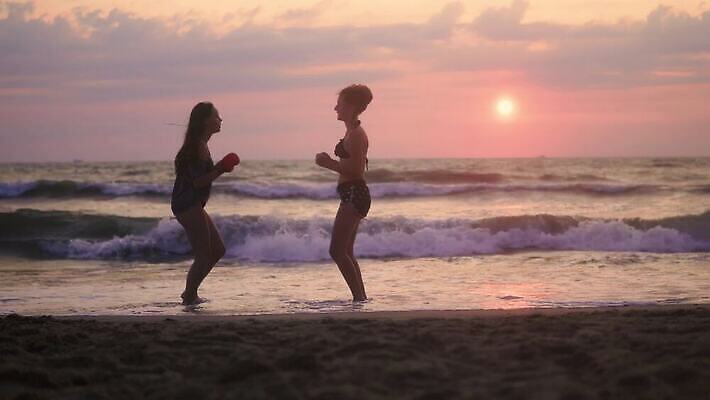 라이프스타일 손 남자 실루엣 스포츠 포즈 백그라운드 자연 하늘 아침 미술 동양인 사람없음 운동 태양 일출 중국 힘 일몰 공격 집중 연습 태권도 싸움 유도 전사 주인 규율 적 4K MP4 해외동영상 클립영상 주간 자연요소 아시아 컨셉 모션 문화예술 촬영기법 건강 사람 인종 생활 신체부위 노을 격투기 생태계 동영상 파일형식