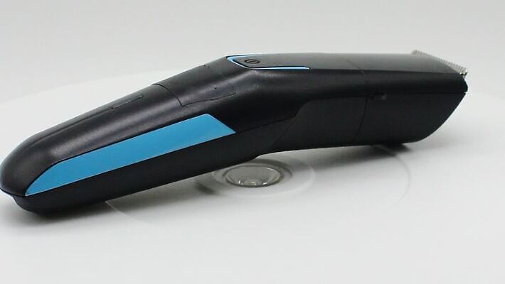 직업 헤어스타일 남자 백그라운드 수염 주택 사람없음 세트 뷰티 유행 상점 검은색 힘 기계 장비 흰색 기구 공구 칼날 미용사 이발 자르기 묘사 오브젝트 날카로움 손질 면도기 이발소 고립 다듬기 돌봄 스타일링 위생관리 이발사 철강 커터 스타일 MOV 해외동영상 클립영상 컬러 모션 관리 사람 건물 위생용품 도구 뷰티샵 동영상 파일형식