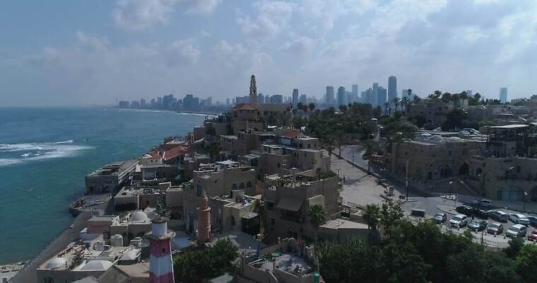 기독교 종교 바다 중동 건축양식 하늘 안테나 파노라마 사람없음 건물 파란색 교회 탑 도시 만 중세 역사 이슬람교 지중해 포트 타운 유대인 동쪽 스카이라인 랜드마크 숭배 옛날 이스라엘 4K MOV 해외동영상 클립영상 건축물 건축 나라 컬러 통신 종교건축 촬영기법 방향 동영상 서아시아 파일형식