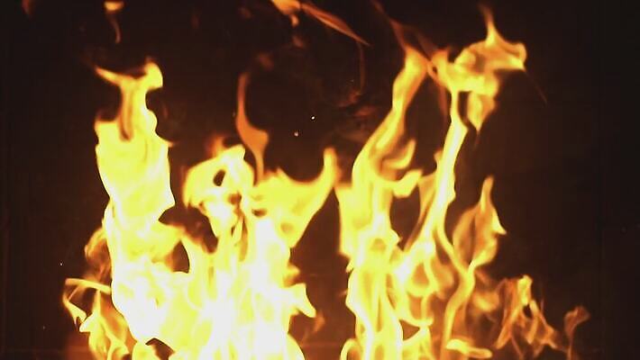 디자인 파도 컬러 백그라운드 패턴 오렌지 모션 검은배경 불 추상 불꽃 불꽃놀이 사람없음 물 빛 반사 우주 검은색 어둠 흐름 에너지 뜨거움 고리 매끈함 소프트포커스 공상 느림 빛망울 연소 광 깊이 되감기 블러 블러효과 효과 4K 유체 MOV 해외동영상 슬로모션 클립영상 자연요소 바다 컨셉 무늬 과일 놀이 촬영기법 감각 동영상 파일형식