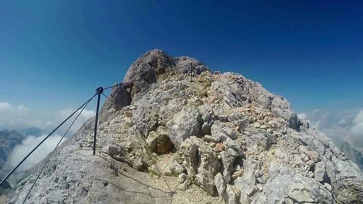 공원 스포츠 여행 백그라운드 자국 자연 하늘 산 풍경 사람없음 야외 등산 트래킹 하이킹 탐험 정상 위험 언덕 빙하 오르기 그런지 루트 산악가 원정 절정 힙스터 1인칭시점 4K MP4 해외동영상 클립영상 시선 공공시설 패션 컨셉 모션 레저 생태계 동영상 파일형식
