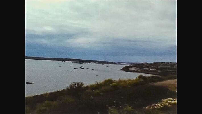 외관 모래 파도 바다 여행 휴가 영국 웨일즈 해변 사람없음 야외 물 파란색 수확 골동품 만 거친 역사 클래식 도서관 필름 영화 향수 문서 복고 영사기 동영상 남쪽 구식 보관소 서쪽 아마추어 옛날 펨브룩셔 4K MOV 해외동영상 클립영상 자연요소 교육 유럽 컬러 컨셉 농업 문화예술 화장품 방향 저장 파일형식