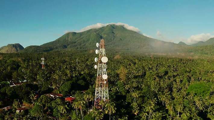 나무 식물 산업 인터넷 통신 자연 하늘 모바일 산 안테나 손바닥 사람없음 초록색 스마트폰 글로벌 탑 금속 텔레비전 장비 인공위성 정보 네트워크 전자레인지 역 숲 연결 무선전화기 전화기 수화기 라디오 신호 방송 전염 시스템 통화 철탑 공학 반사경 돛대 전송 소통 레이더 송신기 조감도 셀룰러 4K MOV 해외동영상 클립영상 건축물 손 교육 컬러 컨셉 교통시설 모션 재질 전자제품 핸드폰 스마트기기 가전제품 레인지 질병 생태계 감염 동영상 파일형식
