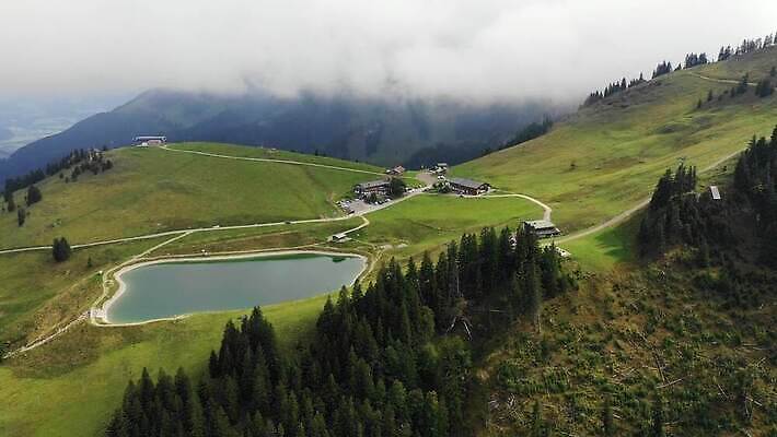여행 백그라운드 자연 하늘 휴가 산 독일 안테나 파노라마 사람없음 야외 초록색 파란색 마을 계곡 시골 정상 숲 고도 언덕 스카이라인 바이에른 바이에른사람 4K MP4 해외동영상 클립영상 유럽 컬러 통신 촬영기법 생태계 동영상 파일형식