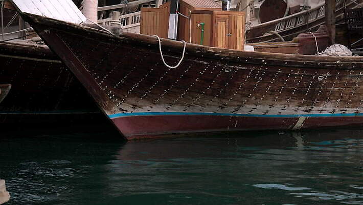 전통 문화 바다 여행 비즈니스 건축양식 낚시 항해 사람없음 건물 목재 탑 항구 고층빌딩 도시 만 보트 역사 재산 도심 중앙 정박 함선 아라비아 포트 카타르 동쪽 스카이라인 랜드마크 수도권 아랍어 4K MOV 해외동영상 클립영상 나무 건축물 건축 배_교통 재료 중동 교통시설 레저 빌딩 금융 방향 지역 동영상 파일형식