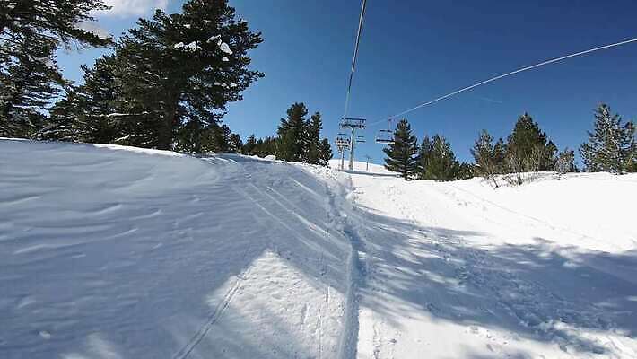 유럽 스포츠 십자가 겨울 벤치 의자 자연 하늘 휴가 스키 산 안테나 풍경 경사 사람없음 파란색 태양 추위 흰색 언덕 오르기 스키선수 몸단장 불가리아 1인칭시점 4K HD 반스코 MP4 해외동영상 클립영상 자연요소 시선 계절 나라 컬러 가구 통신 모션 겨울스포츠 운동선수 생태계 동영상 파일형식 남유럽