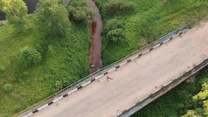 라이프스타일 딸 행복 가족 자연 놀이 함께함 안테나 사랑 미소 사람 야외 두명 여름 강 태양 춤 아빠 숲 돌리기 바보 사방 소비에트 옛날 4K MOV 해외동영상 클립영상 자연요소 계절 감정 컨셉 통신 관계 모션 문화예술 표정 생활 생태계 동영상 파일형식