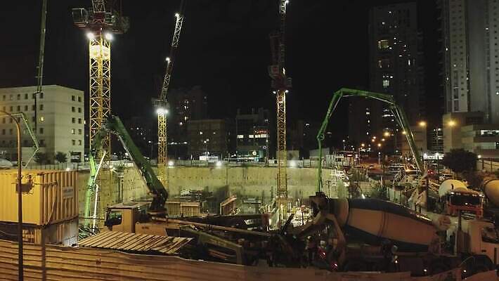 공공시설 산업 백그라운드 건축양식 부동산 노동자 풍경 사람없음 건물 금융 빛 도시풍경 사무실 고층빌딩 기계 장비 건설현장 도시 업무 작업 엔지니어 재산 고급 야간 건축가 아스팔트 땅 기중기 공학 진행 개발 콘크리트 4K MOV 해외동영상 클립영상 자연요소 직업 건축물 교육 건축 도로 컨셉 비즈니스 건설업 빌딩 경제 중장비 기술자 시설 동영상 파일형식