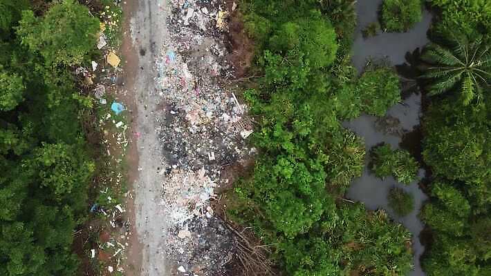 산업 자연 건설업 사람없음 가로 환경 재활용 오염 지저분함 쓰레기 폐기물 플라스틱 버리기 먼지 문제 낭비 고물상 명승지 처리 4K MOV 해외동영상 클립영상 컨셉 모션 재질 풍경 감각 친환경 생태계 동영상 파일형식