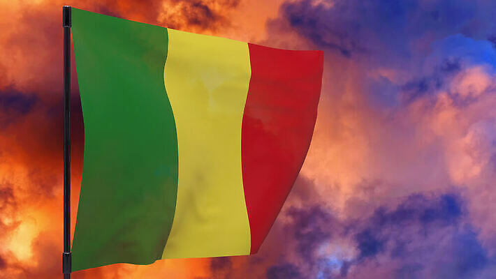 배너 물결 하늘 불 바람 사람없음 빨간색 일몰 깃발 연기 깃대 봉 말리 위기 재앙 전국 4K MOV 해외동영상 클립영상 자연요소 컬러 날씨 노을 동영상 파일형식