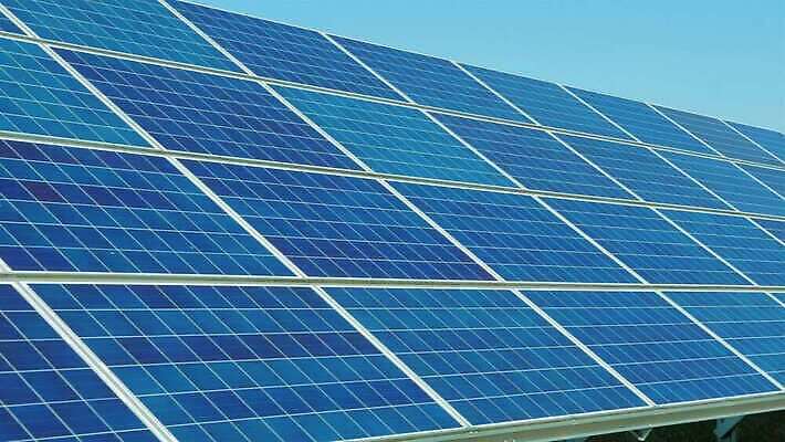 산업 밭 자연 하늘 바람 미래 세포 파노라마 풍경 사람없음 야외 초록색 파란색 글로벌 태양 환경 힘 재활용 풍차 에너지 시골 판넬 보호 에코 생태계 하이테크 세대 패널 생태학 4K MP4 해외동영상 클립영상 자연요소 교육 컬러 컨셉 농업 날씨 기술 촬영기법 친환경 동영상 파일형식