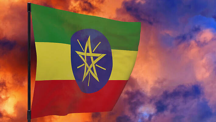 배너 물결 하늘 불 바람 사람없음 빨간색 일몰 깃발 연기 깃대 봉 에티오피아 위기 재앙 전국 4K MOV 해외동영상 클립영상 자연요소 컬러 아프리카 날씨 노을 동영상 파일형식