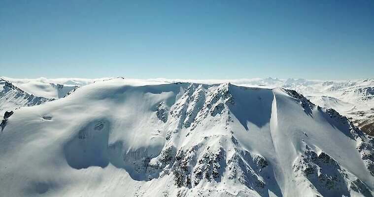 섬 여행 겨울 자연 하늘 산 안테나 사람없음 야외 태양 냉동 얼음 추위 광선 정상 남극 북극 봉 북쪽 남쪽 알래스카 항공촬영 넘어짐 드론 절정 카자흐스탄 4K 알마티 MP4 해외동영상 클립영상 자연요소 계절 아시아 뷰포인트 통신 모션 미국 극지방 방향 생태계 동영상 파일형식