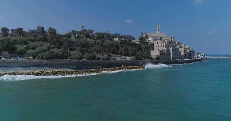 기독교 종교 바다 중동 건축양식 하늘 안테나 파노라마 사람없음 건물 파란색 교회 탑 도시 만 중세 역사 이슬람교 지중해 포트 타운 유대인 동쪽 스카이라인 랜드마크 숭배 옛날 이스라엘 4K MOV 해외동영상 클립영상 건축물 건축 나라 컬러 통신 종교건축 촬영기법 방향 동영상 서아시아 파일형식