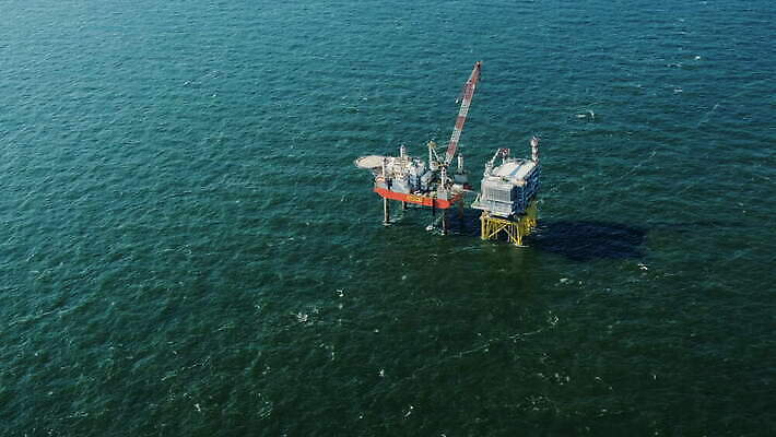 동물 산업 바다 조류 사람없음 야외 물 건설현장 기중기 네덜란드 준비 물새 공학 항공촬영 조감도 4K MOV 해외동영상 클립영상 자연요소 교육 유럽 뷰포인트 건설업 중장비 동영상 파일형식
