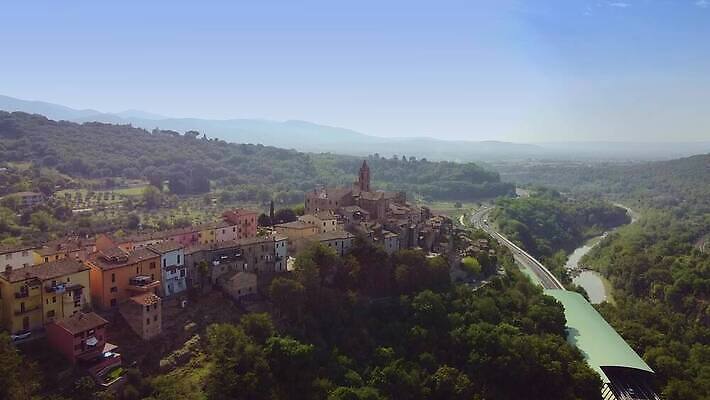 유럽 도로 여행 휴가 사람없음 건물 강 일몰 이탈리아 도시 중세 빌라 타운 드론 토스카나 4K MOV 해외동영상 클립영상 건축물 나라 길 교통시설 주택 노을 역사 동영상 파일형식