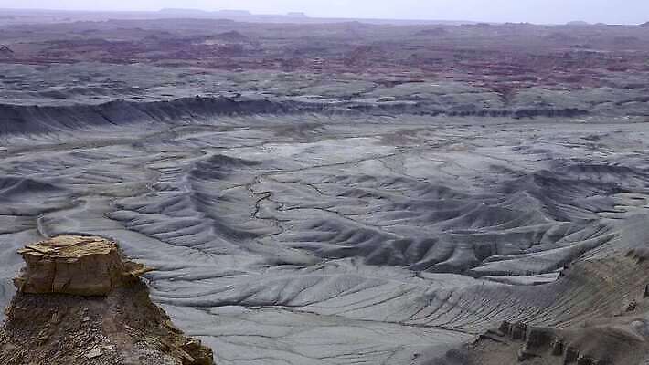 여행 공장 자연 하늘 산 건조 사람없음 야외 파란색 뷰티 골짜기 계곡 미국 회색 사막 달 암석 황무지 스카이라인 랜드마크 지질학 불모지 4K MP4 해외동영상 클립영상 자연요소 교육 컬러 북아메리카 공업 돌_바위 생태계 동영상 파일형식