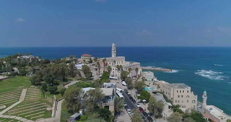 기독교 종교 바다 중동 건축양식 하늘 안테나 파노라마 사람없음 건물 파란색 교회 탑 도시 만 중세 역사 이슬람교 지중해 포트 타운 유대인 동쪽 스카이라인 랜드마크 숭배 옛날 이스라엘 4K MOV 해외동영상 클립영상 건축물 건축 나라 컬러 통신 종교건축 촬영기법 방향 동영상 서아시아 파일형식