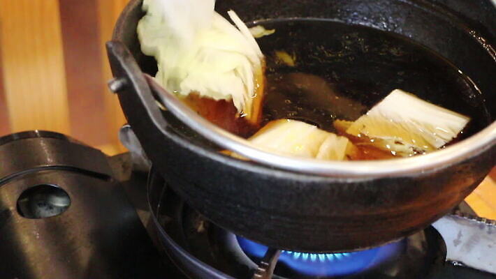 라이프스타일 접시 음식 채소 젓가락 태국 한국 건강 요리 사람없음 식당 식사 저녁식사 축하 신선 잡기 뜨거움 연기 인스턴트 더위 수증기 해산물 온도 MOV 해외동영상 클립영상 식기 아시아 컨셉 모션 날씨 수저 생활 상점 동영상 파일형식