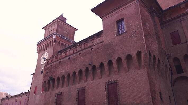 외관 유럽 여행 건축양식 하늘 벽돌 풍경 사람없음 야외 건물 물 파란색 도시풍경 여행객 탑 이탈리아 궁전 도시 성 센터 중세 역사 재산 저녁 타운 천연기념물 랜드마크 세기 옛날 4K MP4 해외동영상 클립영상 자연요소 건축물 건축 나라 컬러 고건축 모션 사람 금융 야간 동영상 파일형식