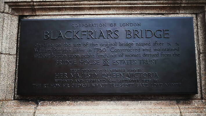 영어 유럽 여행 비즈니스 건축양식 교통시설 하늘 영국 잉글랜드 사람없음 건물 강 도시풍경 일몰 기차 도시 센터 역사 도심 전철 역 저녁 런던 도로표지판 튜브 지하 타운 스카이라인 랜드마크 수도권 MOV 해외동영상 클립영상 문자 건축물 건축 나라 도로 육상교통 교통 대중교통 풍경 노을 표지판 야간 시설 지역 동영상 파일형식