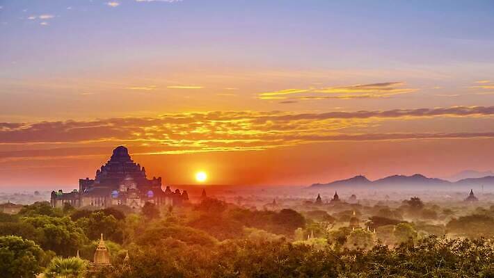 아시아 종교 문화 여행 불교 건축양식 자연 아침 휴가 사람없음 뷰티 일출 탑 일몰 놀람 사찰 뜨거움 역사 재산 황금 랜드마크 미얀마 사리탑 옛날 4K 타임랩스 MP4 해외동영상 클립영상 주간 건축물 건축 감정 나라 종교건축 촬영기법 표정 금융 노을 생태계 동영상 파일형식