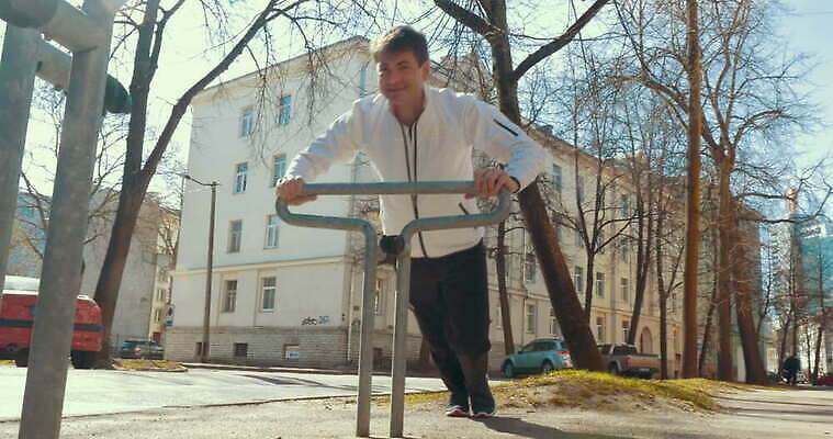 백인 라이프스타일 행복 도로 스포츠 아침 거리 건강 미소 사람 성인 사람없음 야외 건물 운동 맑음 자전거 도시 보행로 주차 연습 신발장 운동가 혼자 규칙적 4K MOV 해외동영상 클립영상 주간 서양인 건축물 감정 길 컨셉 교통시설 날씨 표정 생활 바이크 동영상 파일형식