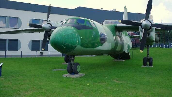 비행기 사람없음 금속 화물 역사 전시회 박물관 군용 프로펠러 옛날 폭격기 4K MOV 해외동영상 클립영상 무기 항공교통 재질 대중교통 군대 전시 운송업 동영상 파일형식