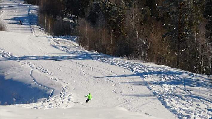 스포츠 포즈 겨울 자연 하늘 휴가 스키 산 사람 사람없음 야외 뒷모습 초록색 장비 흰색 스노우보드 승차 가루 언덕 속도 휴양지 스노우보더 무료 무임승차 프리스타일 4K MOV 해외동영상 클립영상 계절 뷰포인트 컬러 모션 겨울스포츠 운동선수 장소 보드_스포츠 생태계 동영상 파일형식